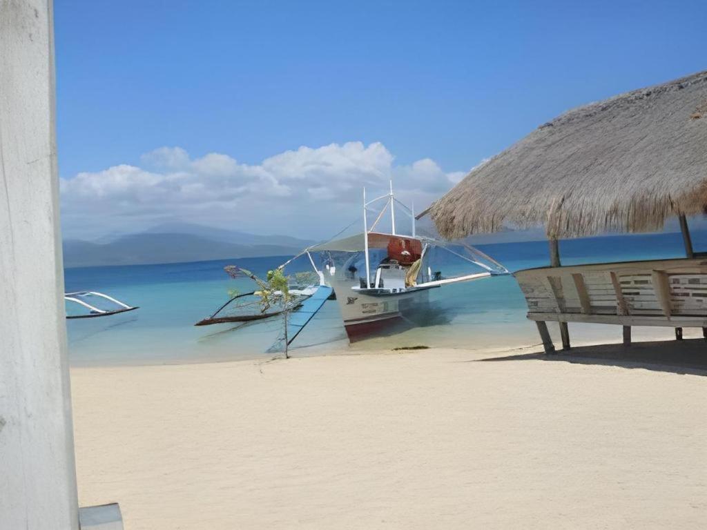 67Th Heaven Holiday Resort Lucbuan Buitenkant foto